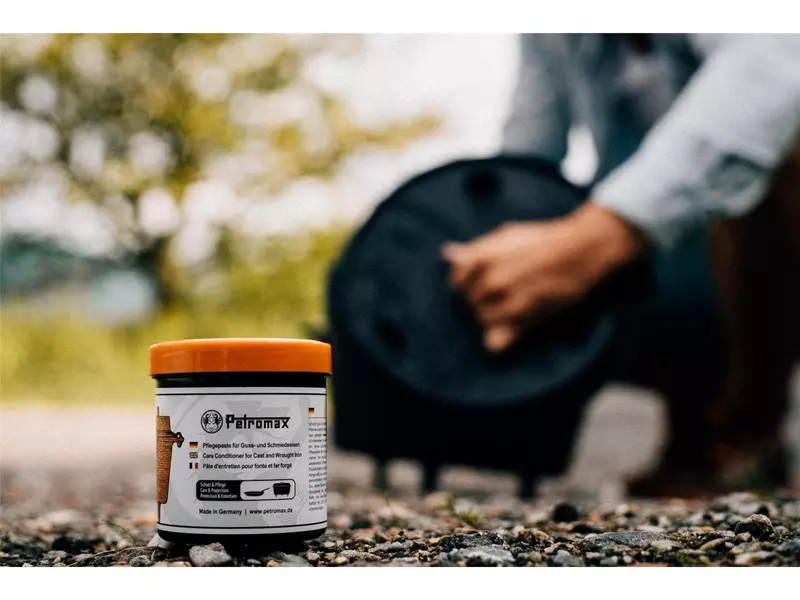 Petromax Einbrenn- und Pflegepaste für Feuertöpfe/Dutch Oven 2